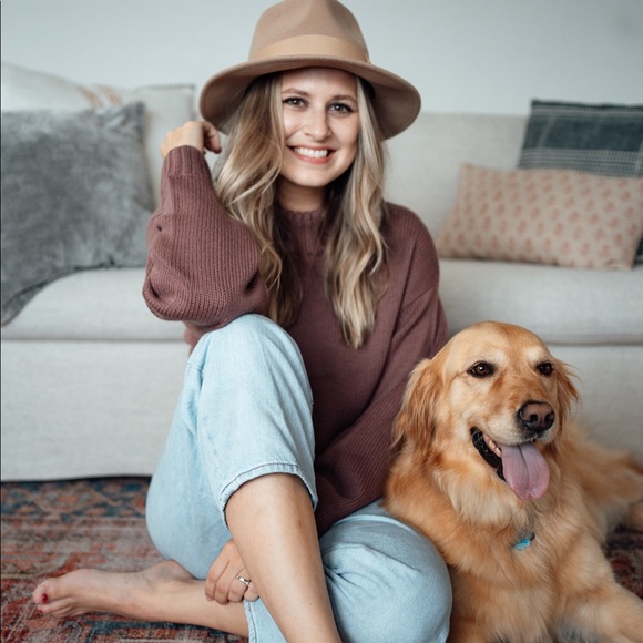 Meet your Posher, Danielle - Picture 1 of 1